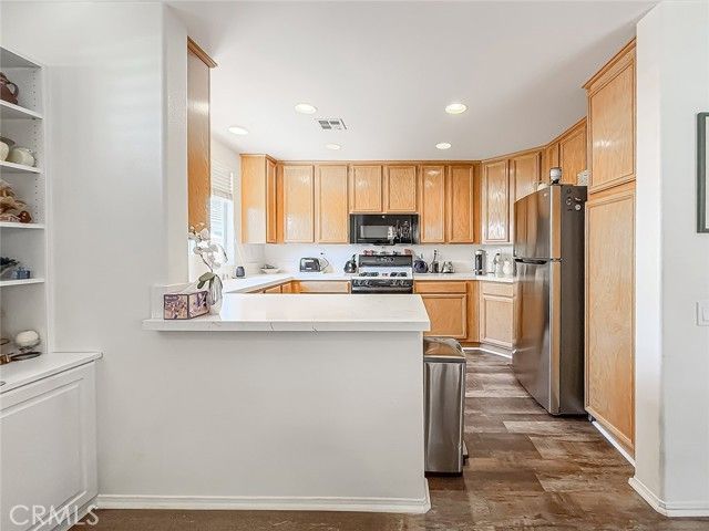 2037 Freesia Avenue, Simi Valley, CA 93063