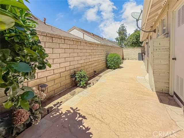 2037 Freesia Avenue, Simi Valley, CA 93063