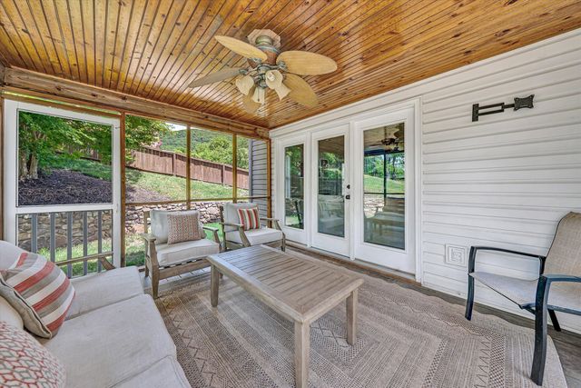 3808 Derby DR, Roanoke, VA 24012