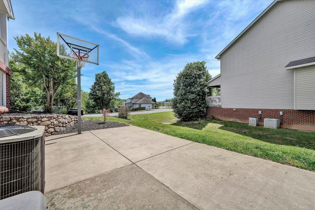 3808 Derby DR, Roanoke, VA 24012