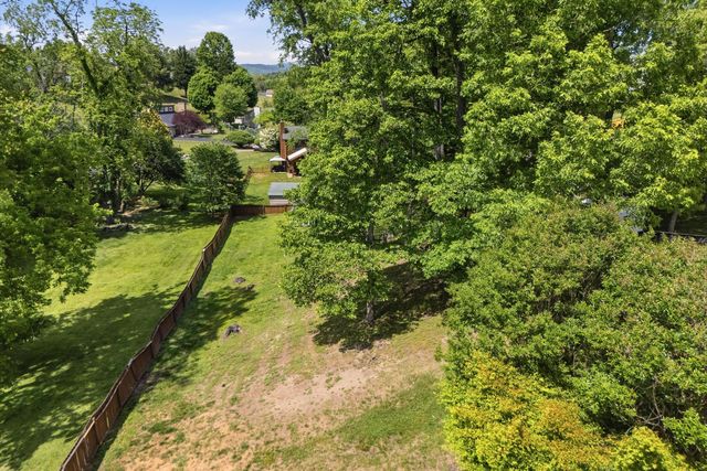 3808 Derby DR, Roanoke, VA 24012