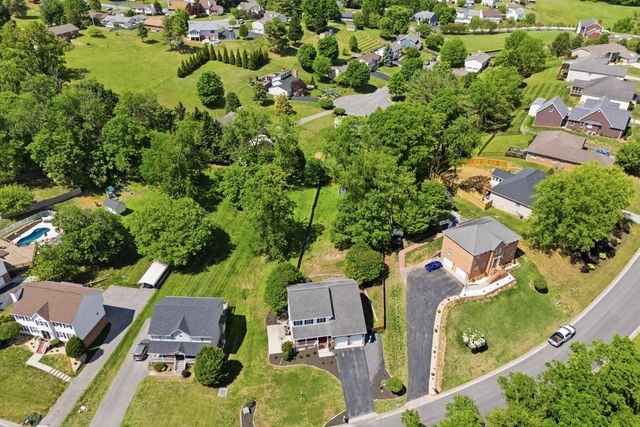 3808 Derby DR, Roanoke, VA 24012