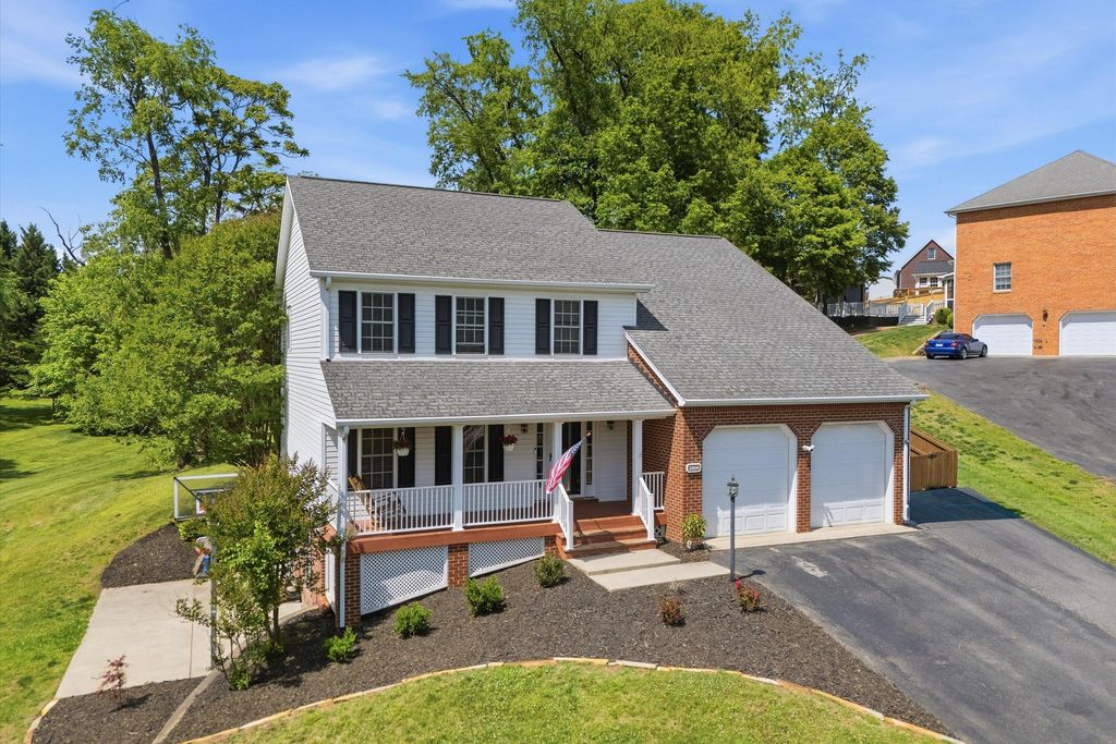 3808 Derby DR, Roanoke, VA 24012