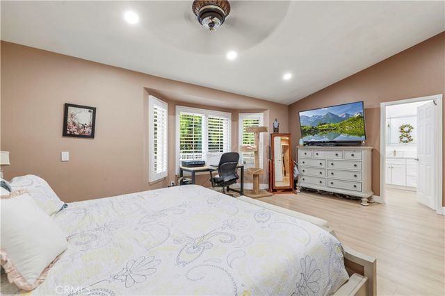 28948 Shadow Valley, Saugus, CA 91390