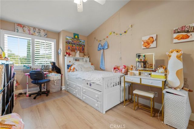 28948 Shadow Valley, Saugus, CA 91390