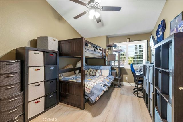 28948 Shadow Valley, Saugus, CA 91390