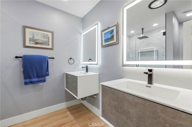 28948 Shadow Valley, Saugus, CA 91390