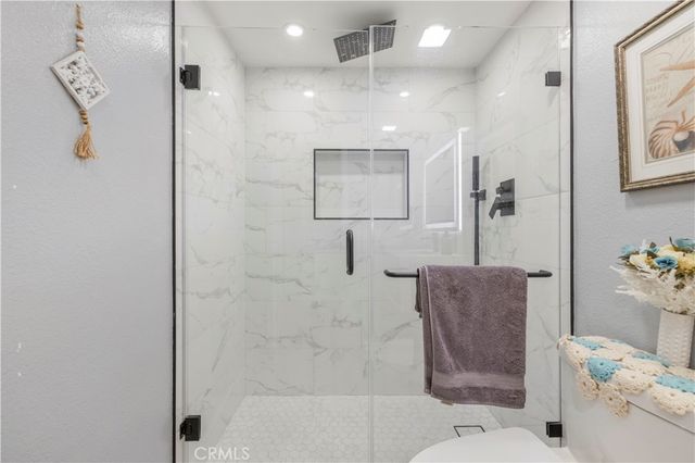 28948 Shadow Valley, Saugus, CA 91390