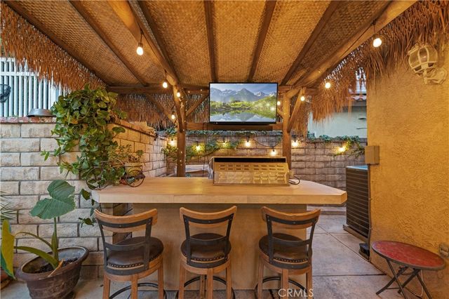 28948 Shadow Valley, Saugus, CA 91390