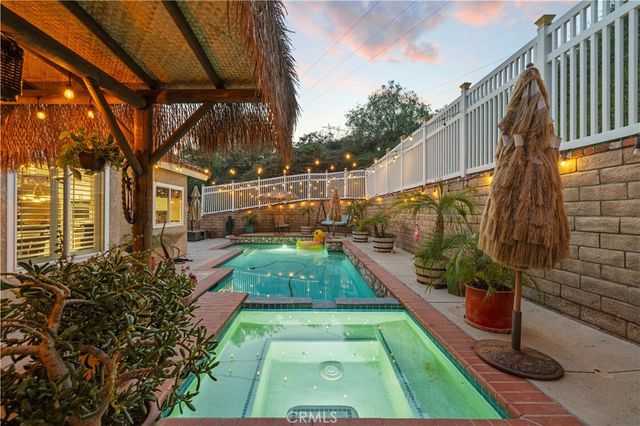 28948 Shadow Valley, Saugus, CA 91390