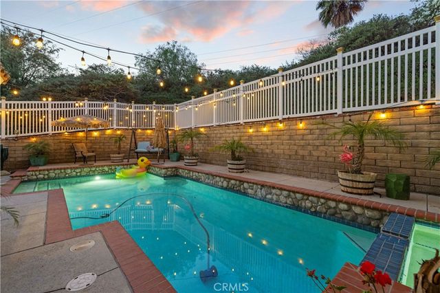 28948 Shadow Valley, Saugus, CA 91390