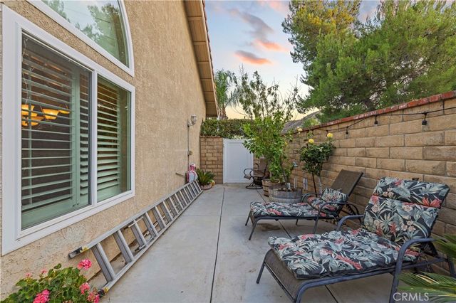 28948 Shadow Valley, Saugus, CA 91390