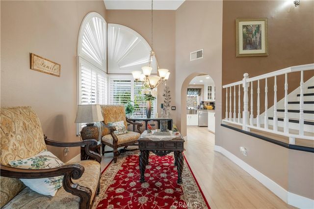 28948 Shadow Valley, Saugus, CA 91390