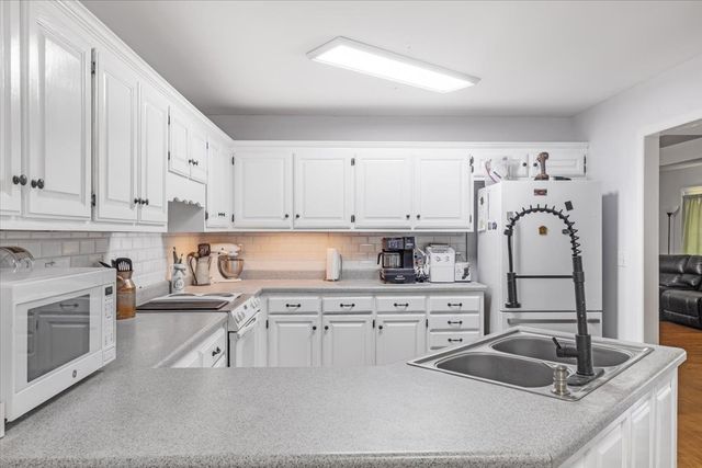 161 Cumberland Oaks Dr, Tullahoma, TN 37388