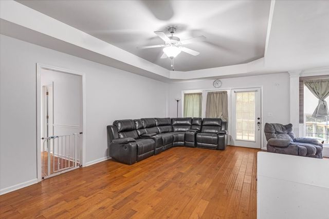 161 Cumberland Oaks Dr, Tullahoma, TN 37388