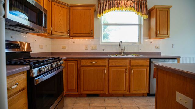 12298 Winding Creek Loop, Huntley, IL 60142