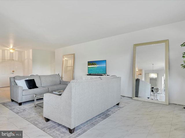 2415 SHARP MOUNTAIN RD, Pottsville, PA 17901