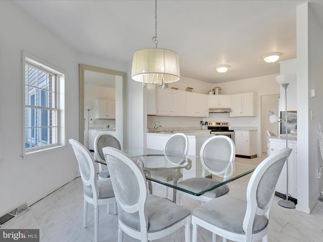 2415 SHARP MOUNTAIN RD, Pottsville, PA 17901