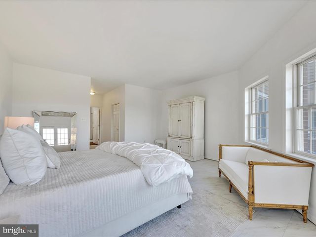 2415 SHARP MOUNTAIN RD, Pottsville, PA 17901