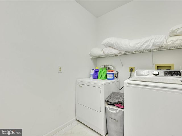 2415 SHARP MOUNTAIN RD, Pottsville, PA 17901