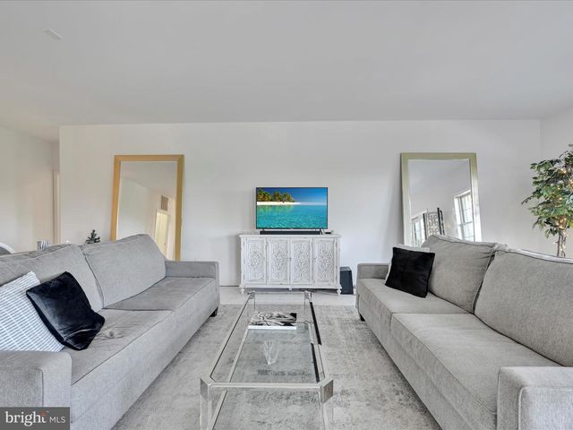 2415 SHARP MOUNTAIN RD, Pottsville, PA 17901