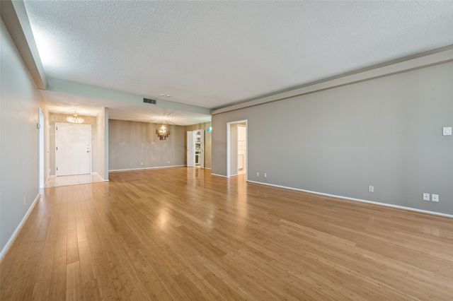 6335 W Northwest Highway 1013, Dallas, TX 75225