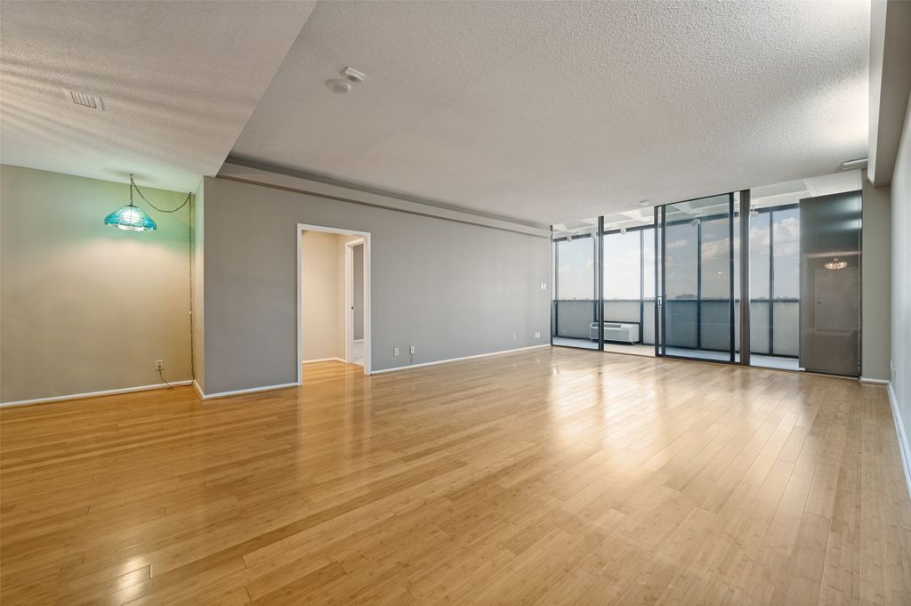 6335 W Northwest Highway 1013, Dallas, TX 75225