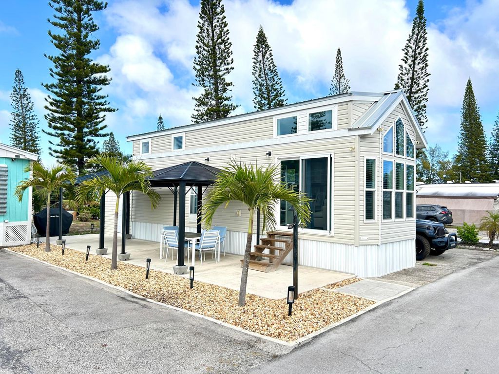 875 NE 48 Th Street Lot 393, Pompano Beach, FL 33064