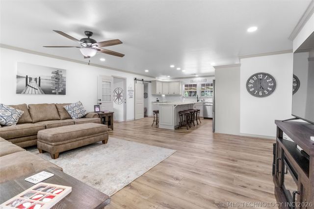 103 E Elm Avenue, Eufaula, OK 74432