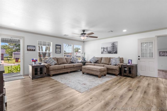 103 E Elm Avenue, Eufaula, OK 74432