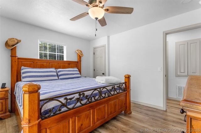 103 E Elm Avenue, Eufaula, OK 74432