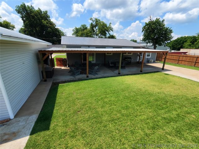 103 E Elm Avenue, Eufaula, OK 74432
