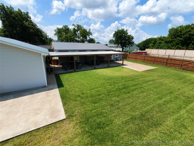 103 E Elm Avenue, Eufaula, OK 74432