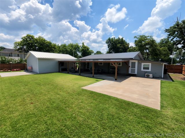 103 E Elm Avenue, Eufaula, OK 74432