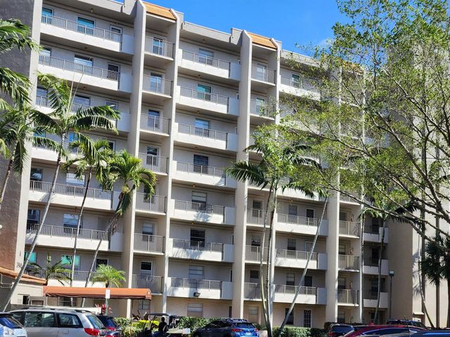 3940 Inverrary Boulevard 302, Lauderhill, FL 33319