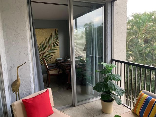 3940 Inverrary Boulevard 302, Lauderhill, FL 33319