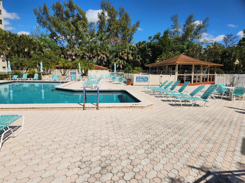 3940 Inverrary Boulevard 302, Lauderhill, FL 33319