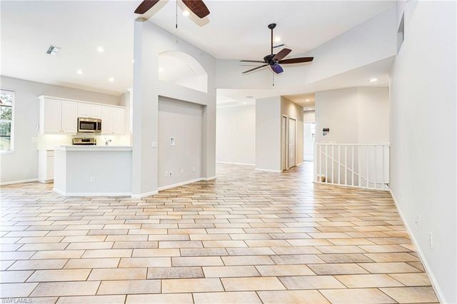 19091 Ridgepoint DR 202, Estero, FL 33928