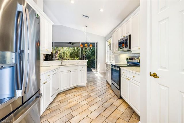 19091 Ridgepoint DR 202, Estero, FL 33928