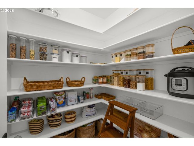 6040 LAKEVIEW Blvd, Lake Oswego, OR 97035