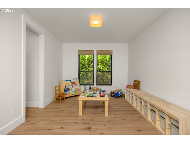 6040 LAKEVIEW Blvd, Lake Oswego, OR 97035