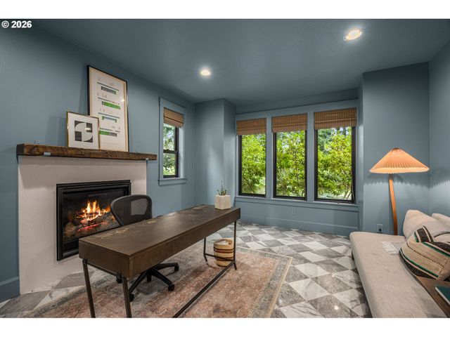 6040 LAKEVIEW Blvd, Lake Oswego, OR 97035
