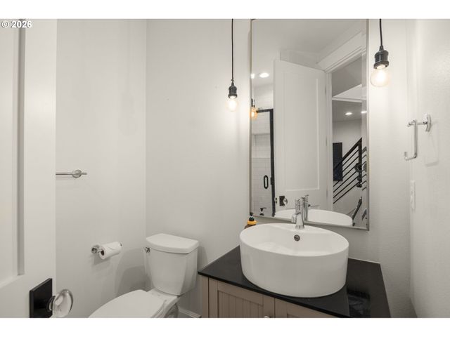6040 LAKEVIEW Blvd, Lake Oswego, OR 97035