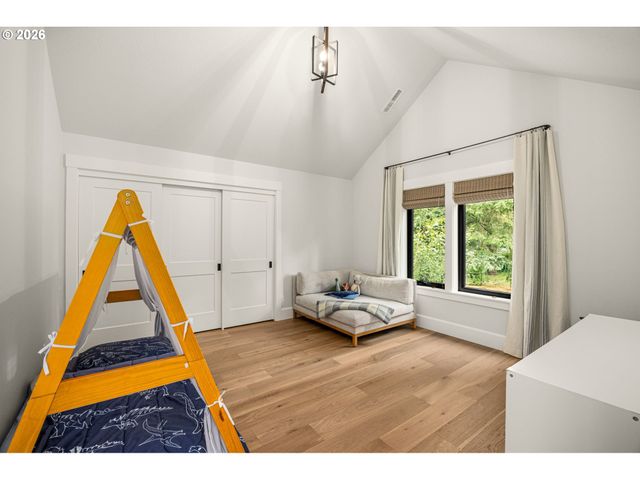 6040 LAKEVIEW Blvd, Lake Oswego, OR 97035