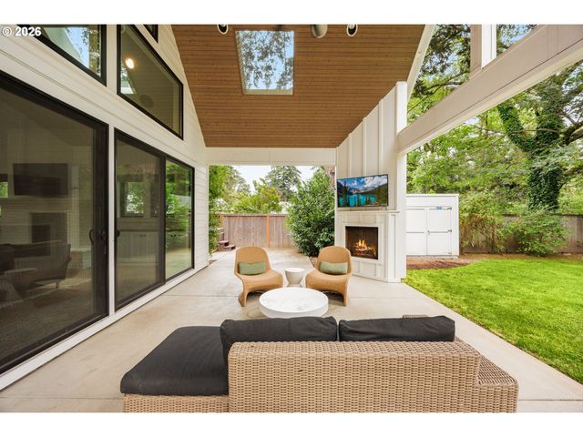 6040 LAKEVIEW Blvd, Lake Oswego, OR 97035