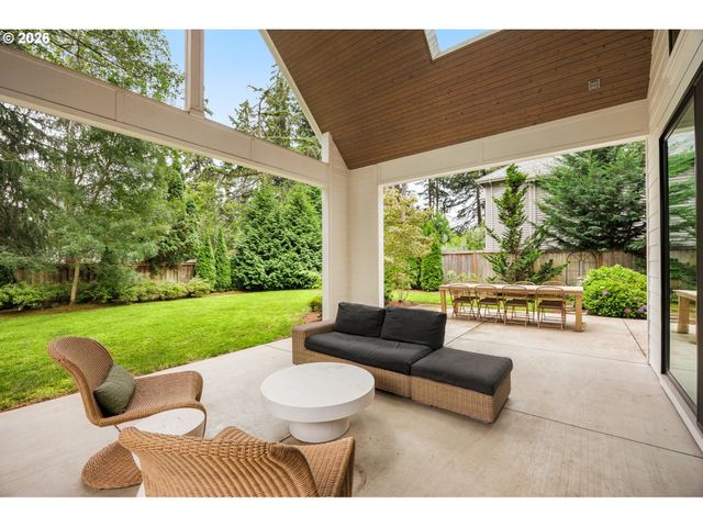 6040 LAKEVIEW Blvd, Lake Oswego, OR 97035