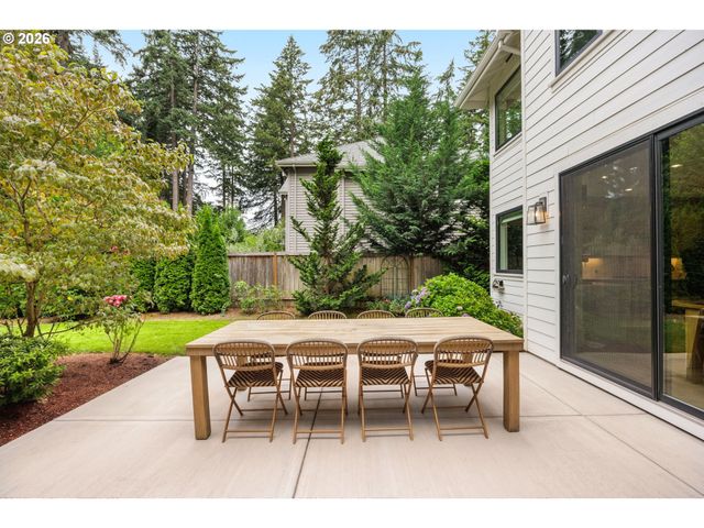 6040 LAKEVIEW Blvd, Lake Oswego, OR 97035