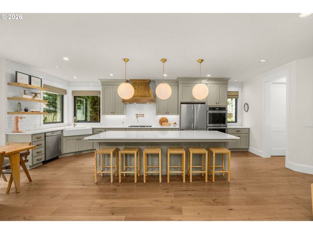 6040 LAKEVIEW Blvd, Lake Oswego, OR 97035