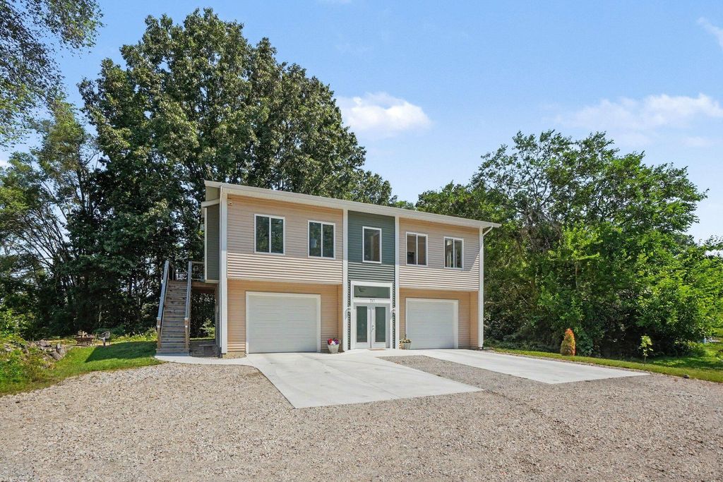 737 Ottawa Beach Road, Park Twp, MI 49424