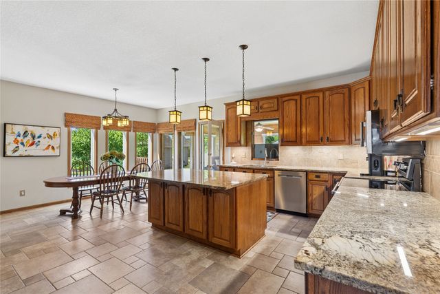 1302 NE Lake View Court, Ankeny, IA 50021